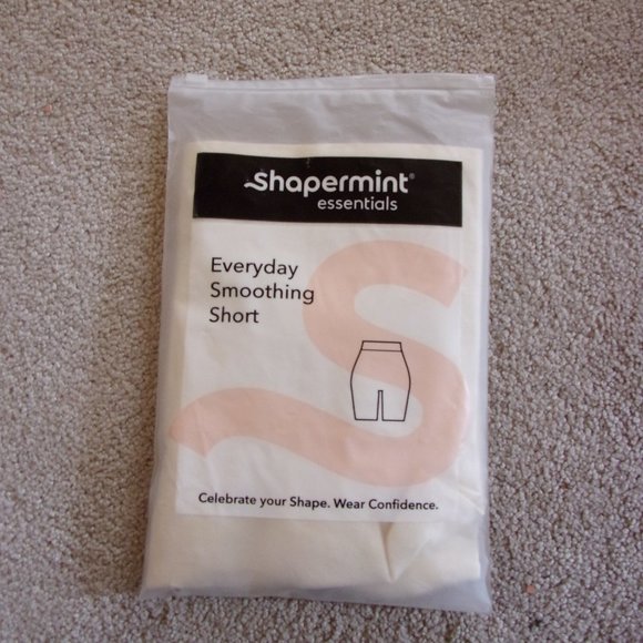 Women's Shapermint Essentials Everyday Smoothing Short 43425 Size X Large Beige - Picture 3 of 12